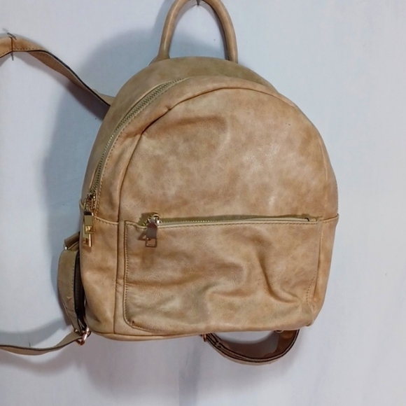 BACK PACK purse in a beautiful tan with 2 shoulder straps and handle 😋 - Picture 1 of 6